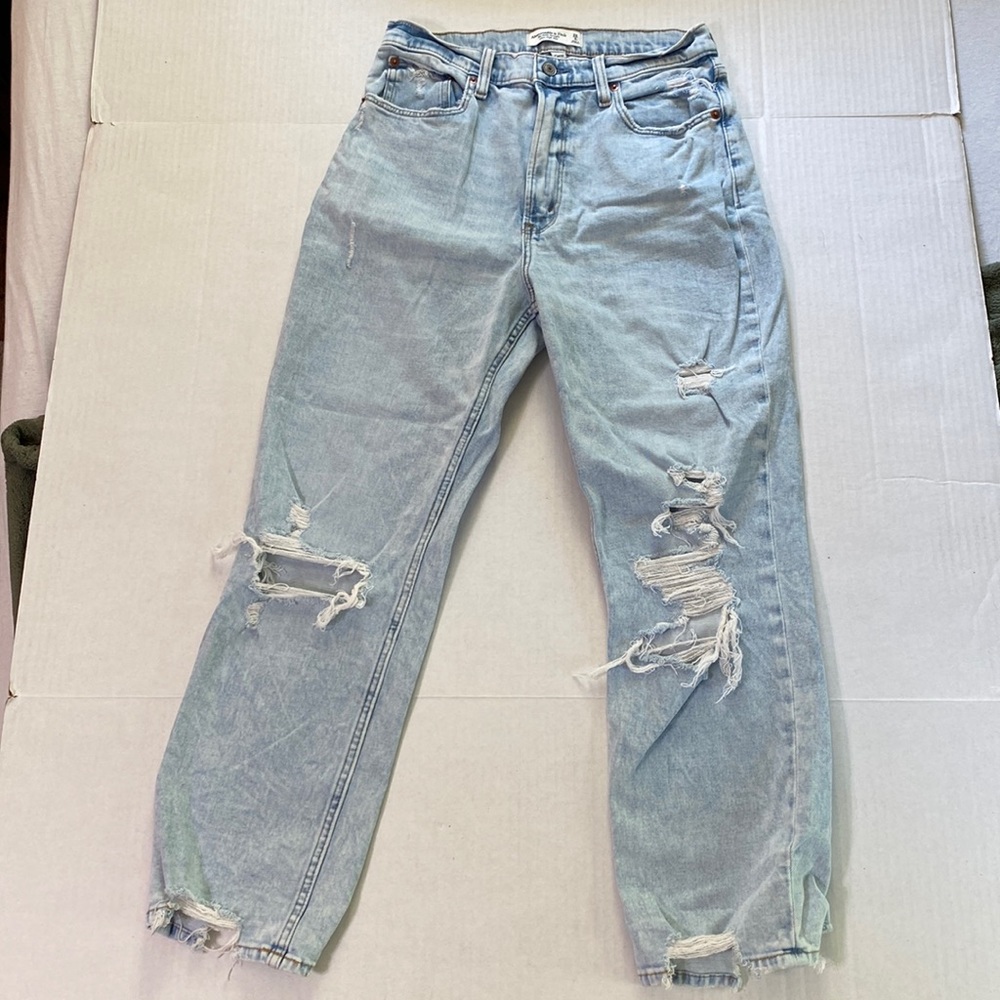 Abercrombie & Fitch Curve Love Ankle Straight Ultra High arise Jeans - Picture 2 of 6
